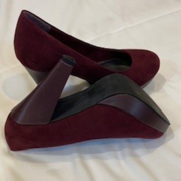 K Studio - Suede Platform Heels (Burgundy) - Picture 5 of 5